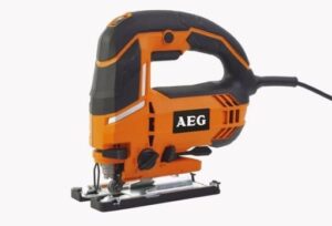 Wyrzynarka 700W STEP100X AEG